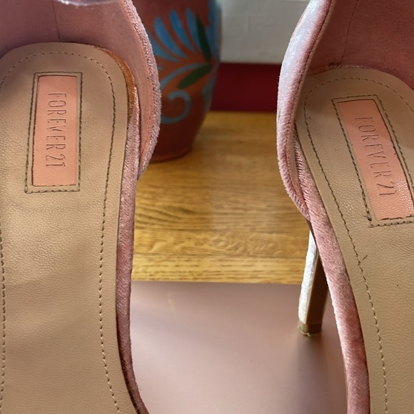 Pink Heels - Picture 7 of 8